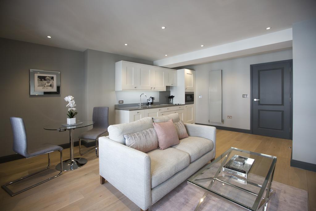 Apartment No.8 Waterloo Street *