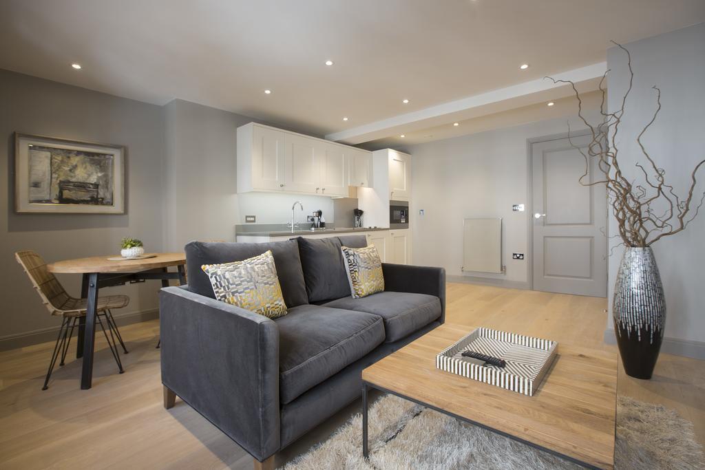 No.8 Waterloo Street Apartment *